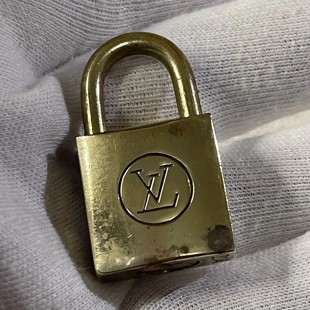 LOUIS VUITTON vintage lock set in #204 - Picture 7 of 10